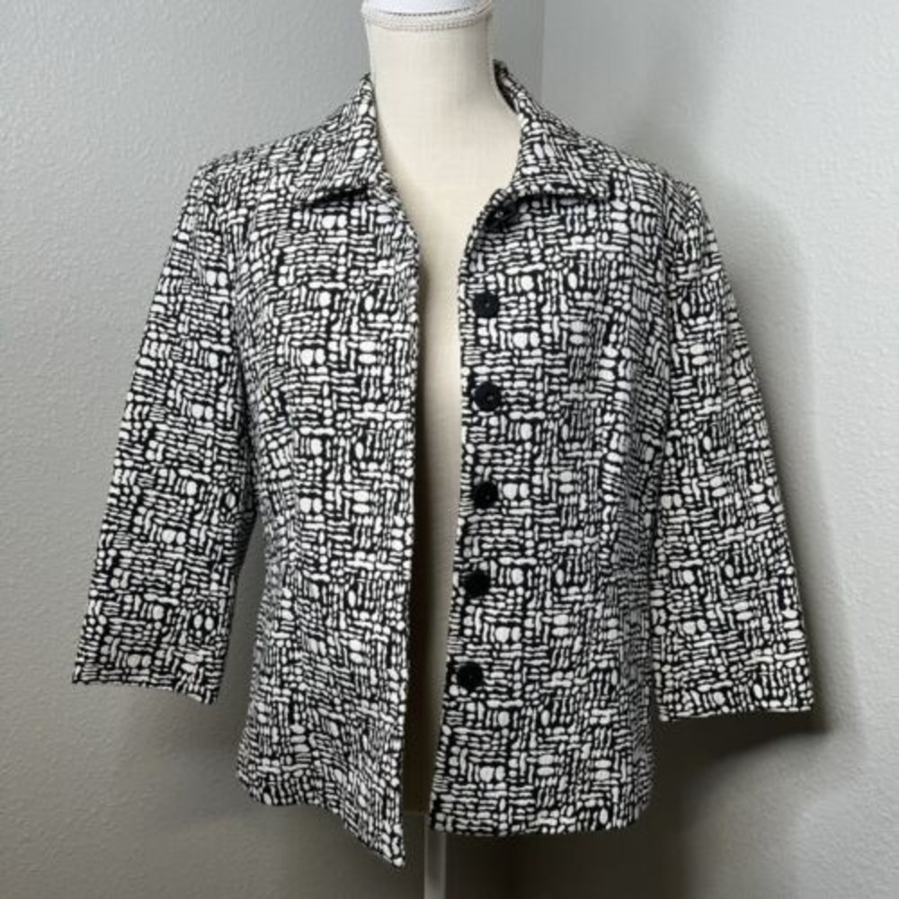 Peter Nygard Black and White Printed 3/4 Sleeve Jacket Buttons Petite Size 12